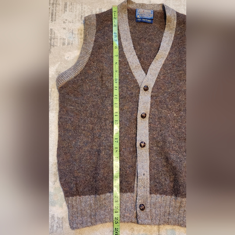 Pendleton Shetland Button Up Vest. Brown. Size Medium. PLZ READ - Picture 4 of 5